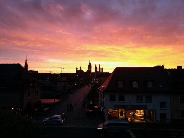 Würzburg Ferienwohnung an der Alten Mainbrücke: Ausblick am Abend