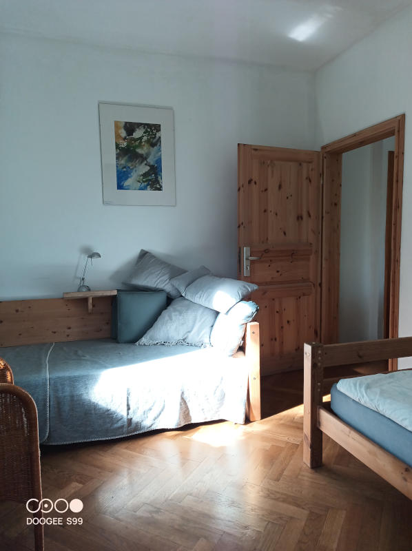 Randersacker Gästehaus am Main: Blaues Zimmer mit Sofa Variante